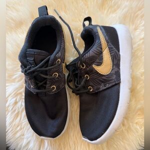 Black and Gold Roshes